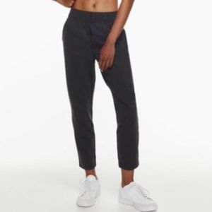 Aritzia The Group by Babaton "Weekender" Crop Pants, size Medium